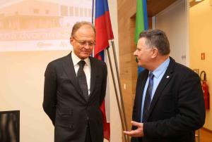 PODPIS POGODBE  FOTO LJUBO VUKELIČ 16s